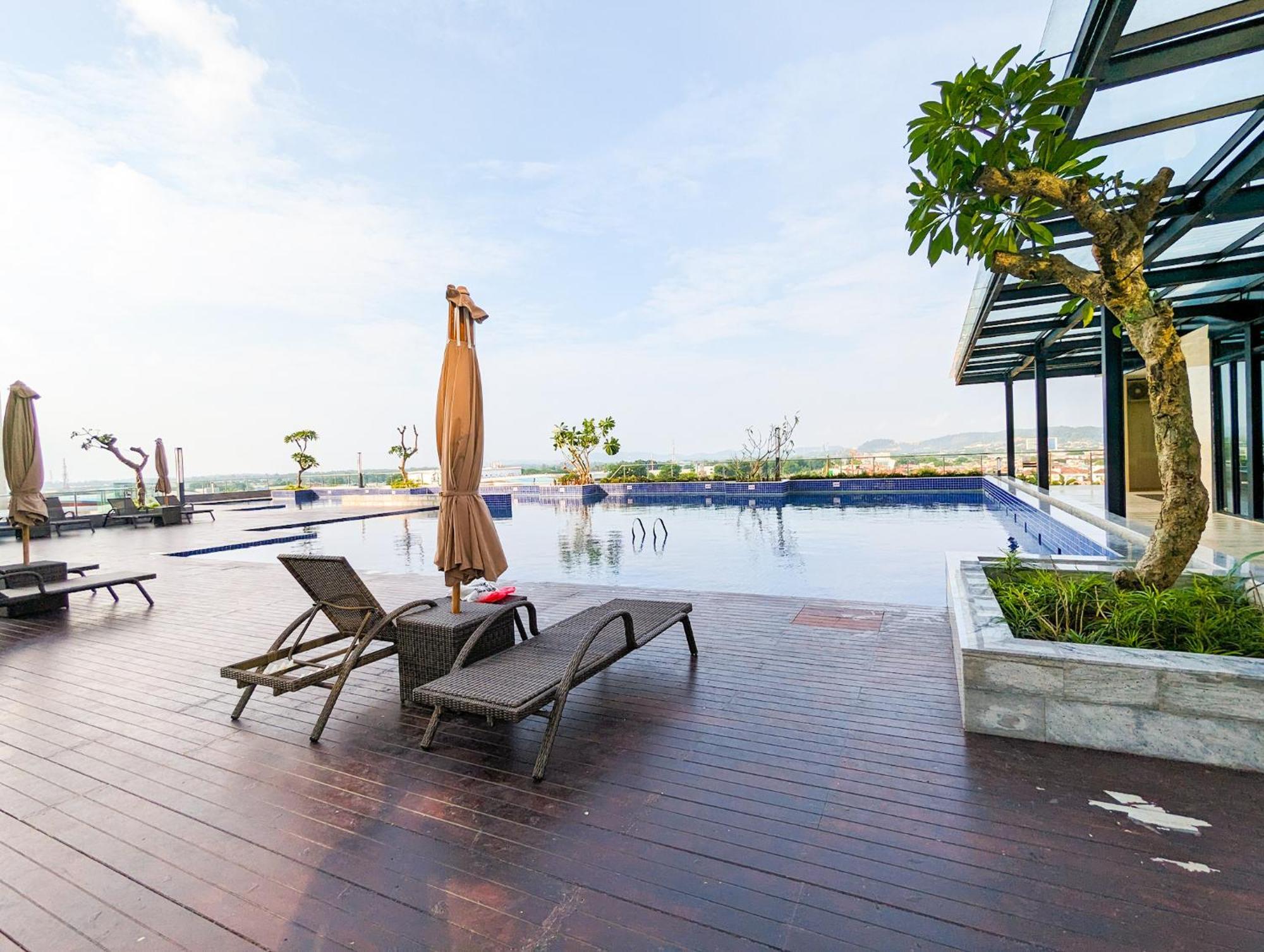 Lovina 1823 At Pollux Meisterstadt Batam Экстерьер фото